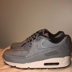 Nike AirMax Sneakers